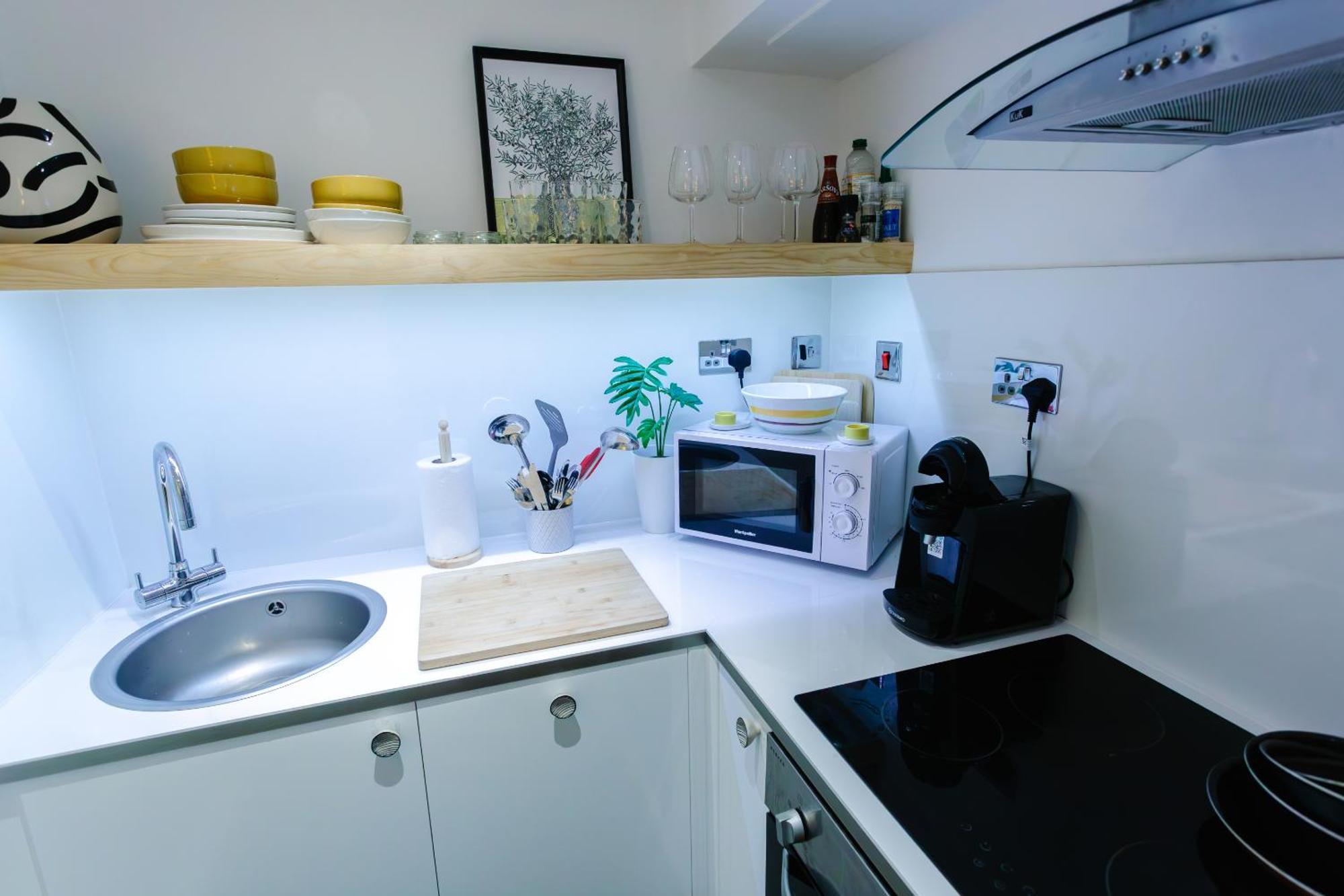 Town Centre Oasis With Two Hot Tubs Apartment