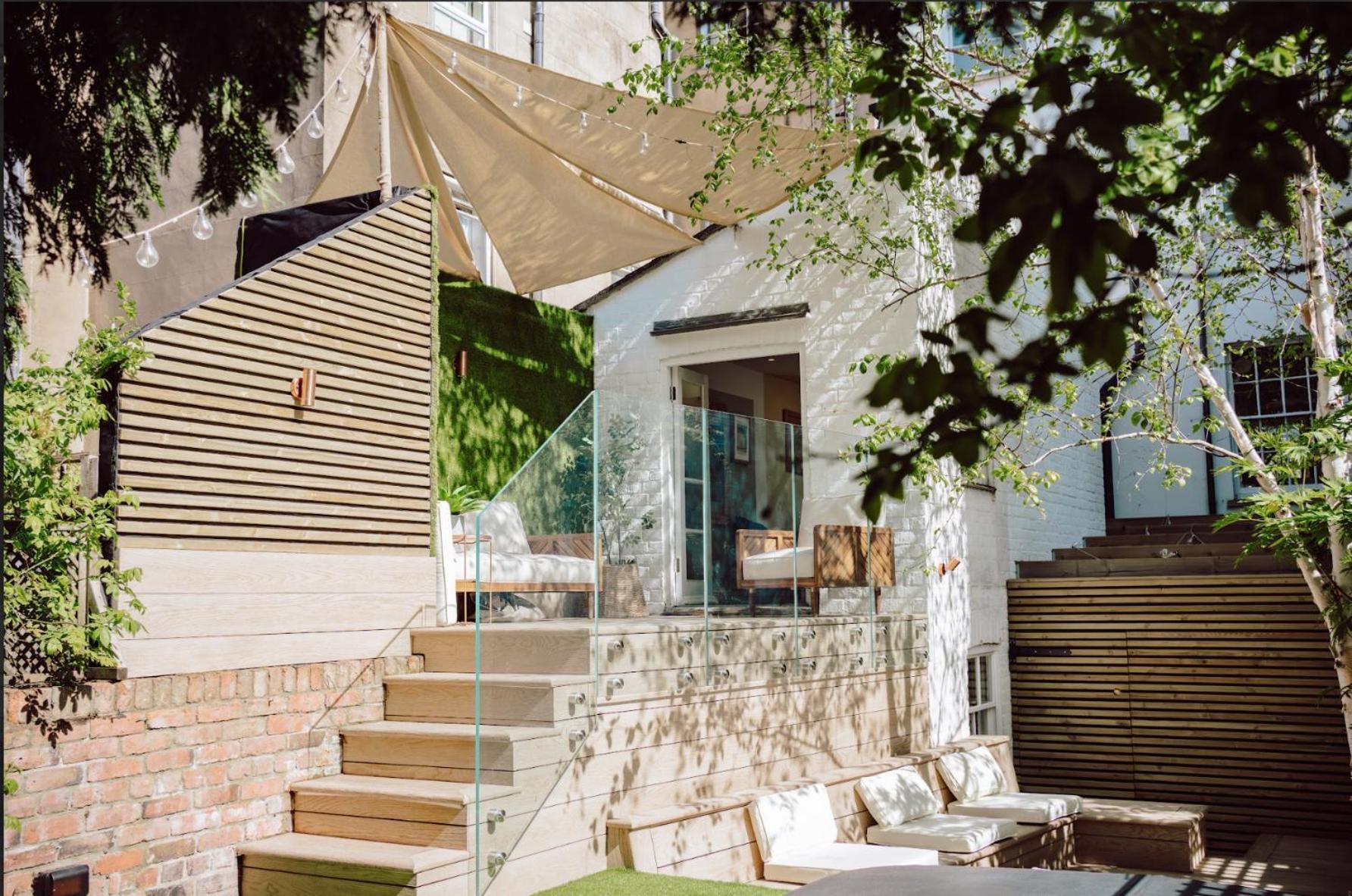 Town Centre Oasis With Two Hot Tubs * Cheltenham